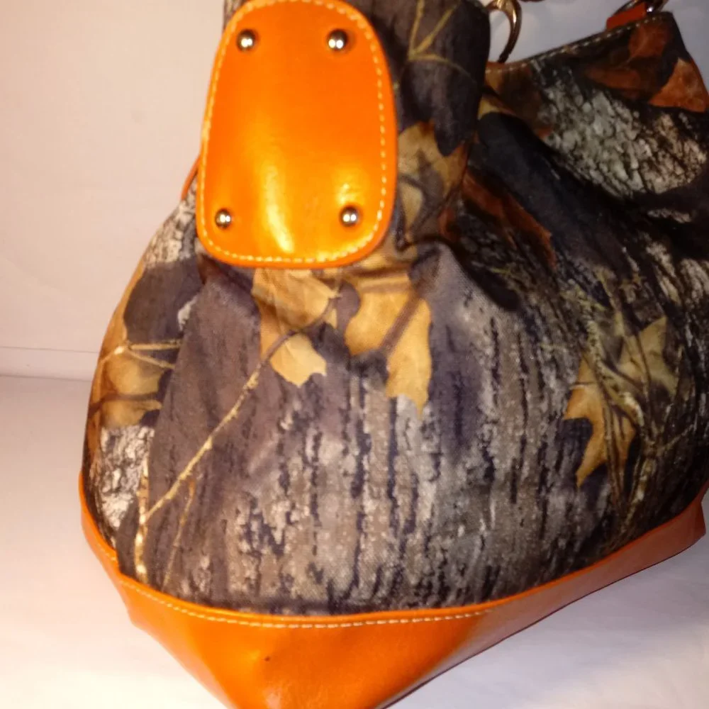 ORANGE AND BROWN FALL TIME TREES AND LEAVES TRIMMED IN SILVER HARDWARE HANDBAG